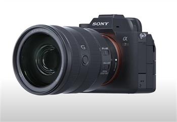 SONY ILCE-7M4 + 28–70mm